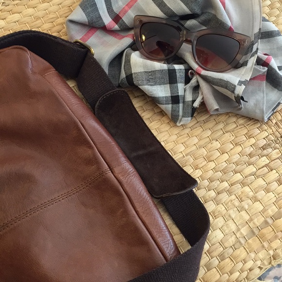 Italian high end leather crossbody bag - Picture 7 of 8